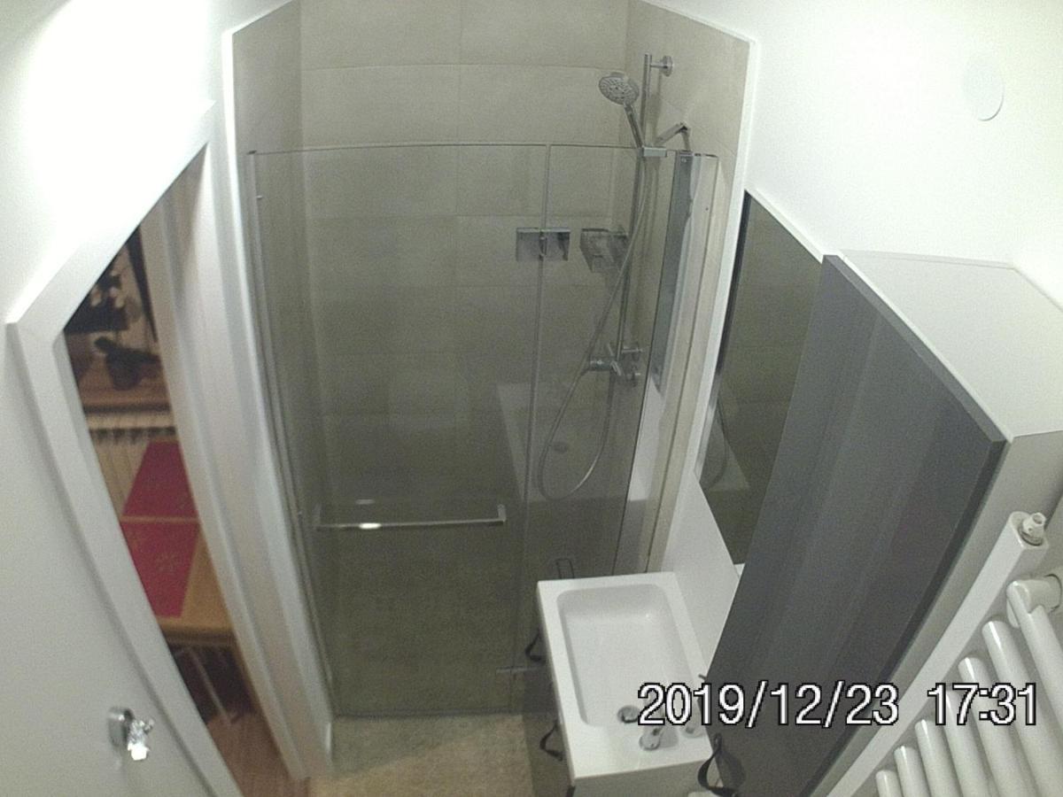 Rent0Nline Brwinow Rooms Экстерьер фото