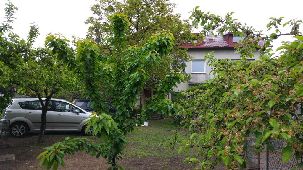 Rent0Nline Brwinow Rooms Экстерьер фото