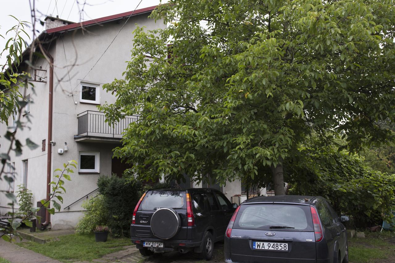 Rent0Nline Brwinow Rooms Экстерьер фото