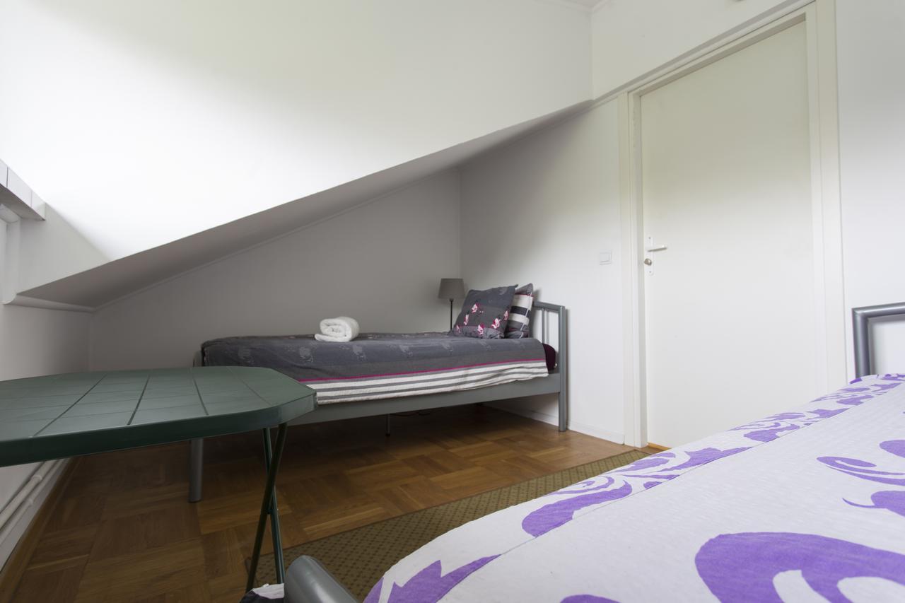 Rent0Nline Brwinow Rooms Экстерьер фото